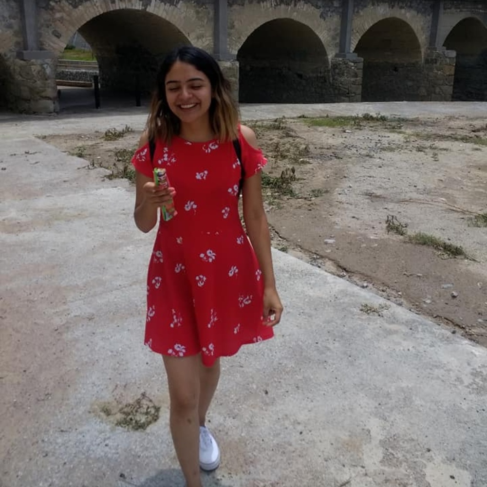 Meet your Posher, Liz